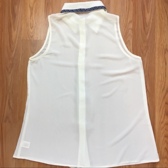 Francesca’s Cream Chiffon Collar Printed Button Down Tank Top Size M - Picture 2 of 7